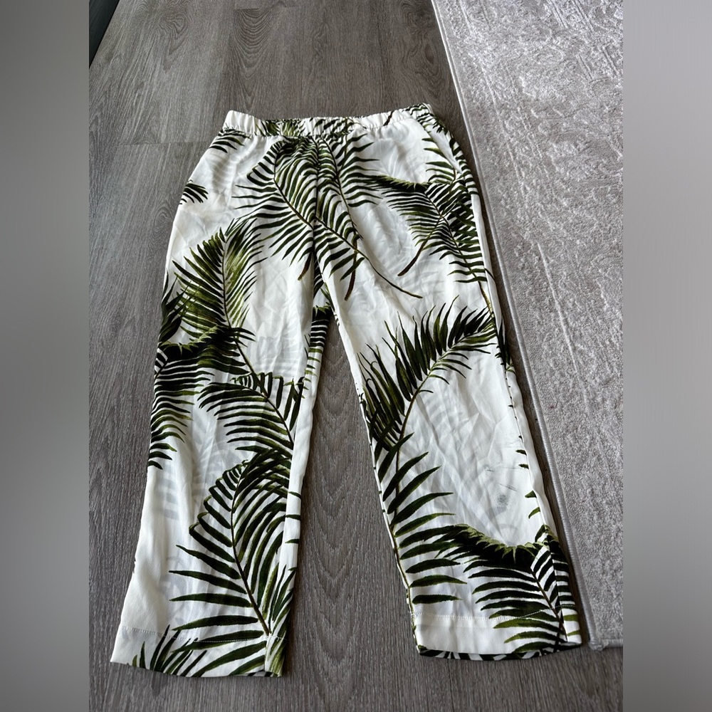 H&M White and Green Leaf Print Pants